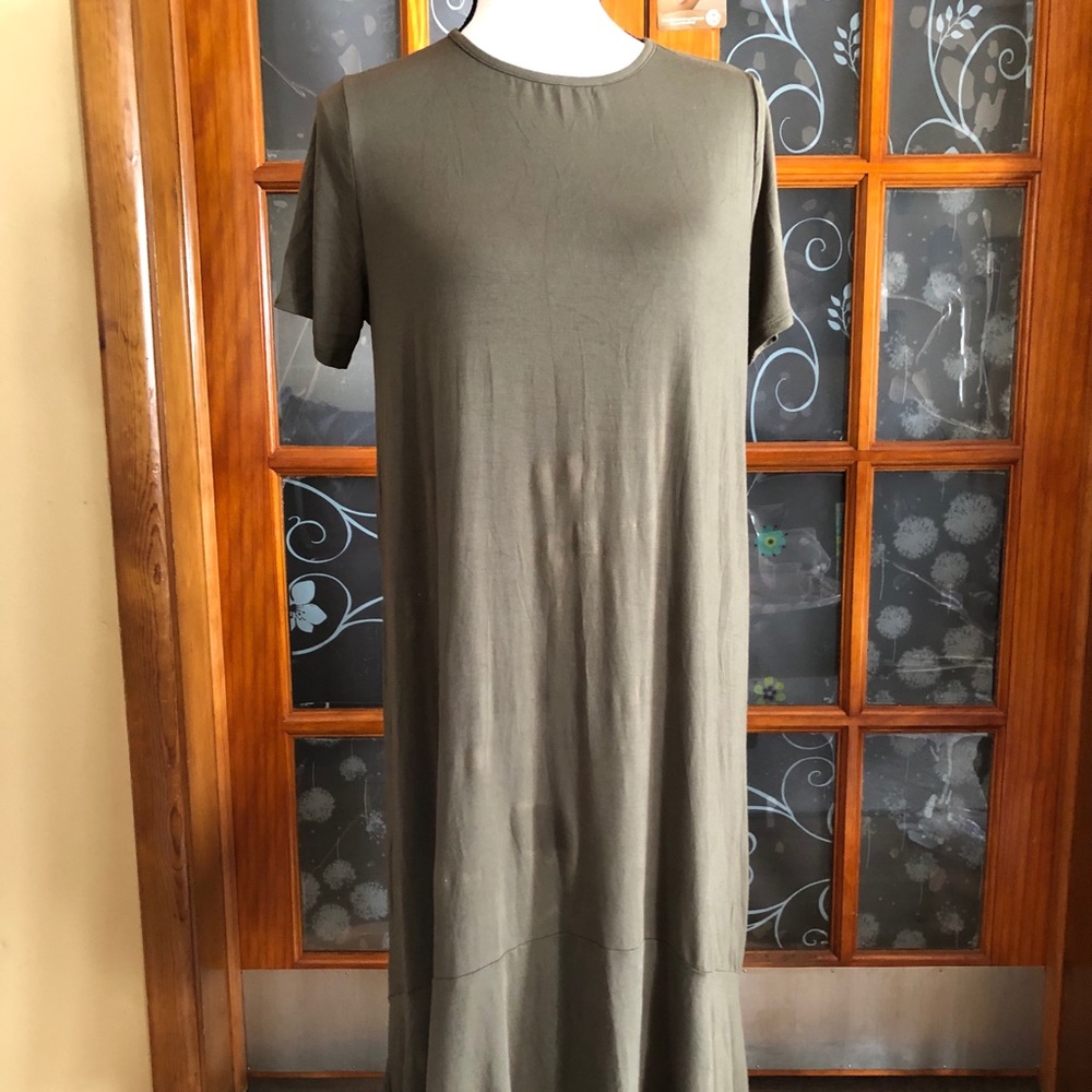 NWT Olive ruffle bottom T-shirt dress SZ XL